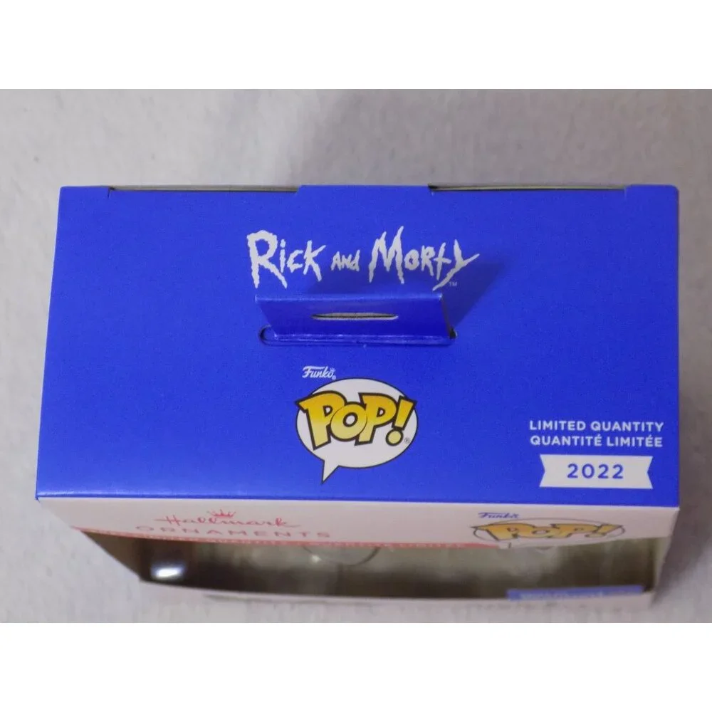 Funko POP! Rick and Morty - RICK & SNOWBALL Hallmark Christmas Ornament (Gold) - Picture 5 of 8
